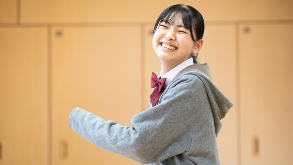 制服紹介 – 潤徳女子高等学校