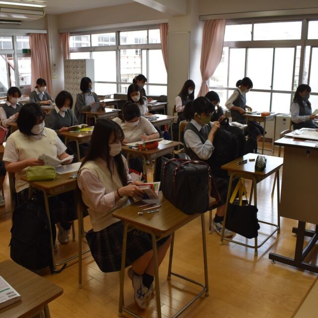 潤徳女子高等学校 活躍する現代女性の育成を目指します